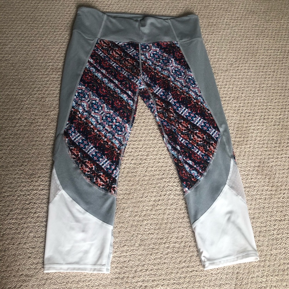 Athlete Crop Leggings - Size L!